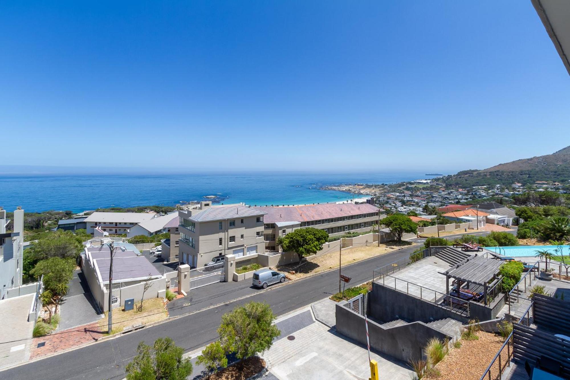 The Crystal - Spectacular Sea Views In Camps Bay Apartment *