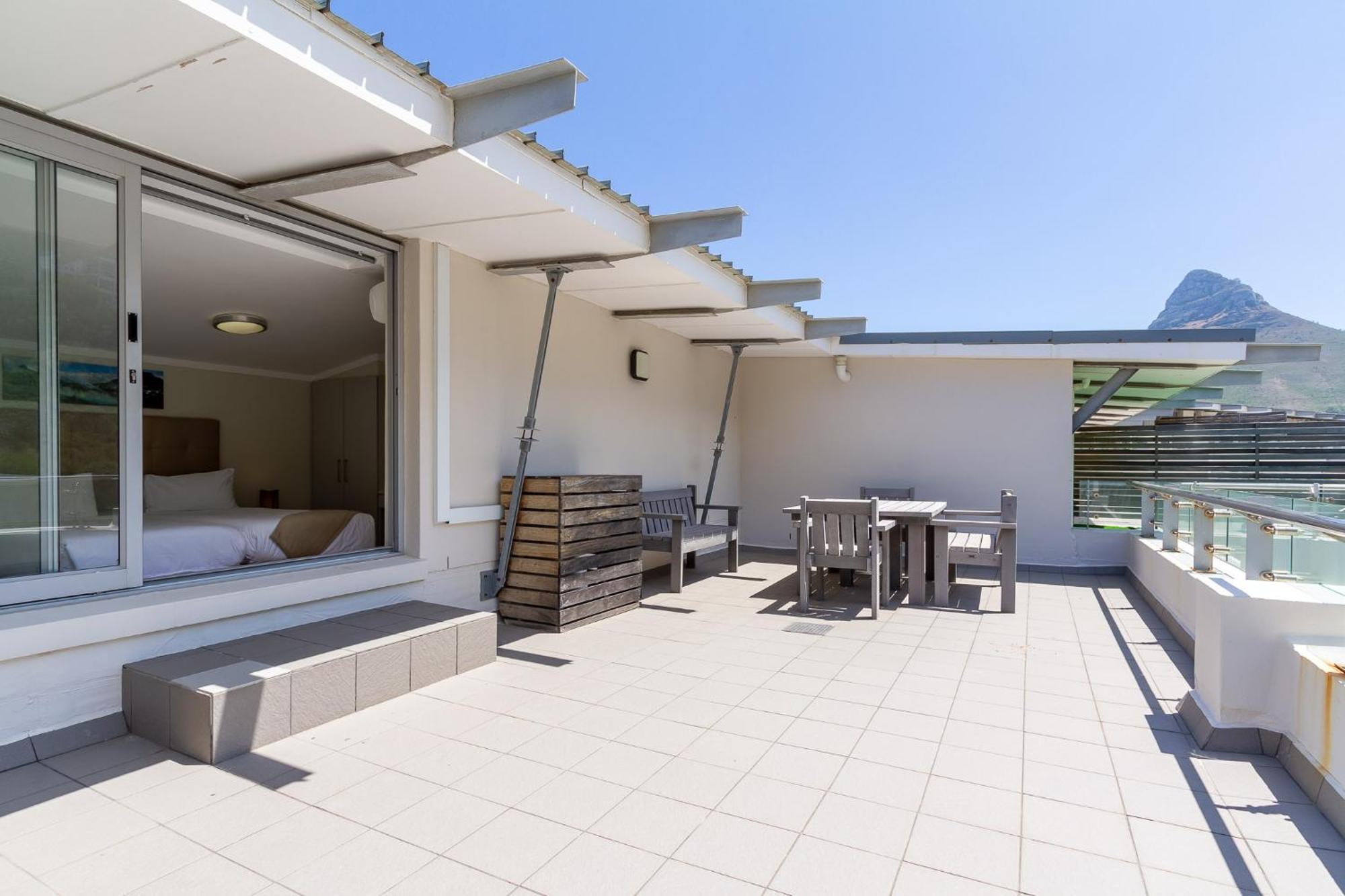 The Crystal - Spectacular Sea Views In Camps Bay Apartment *