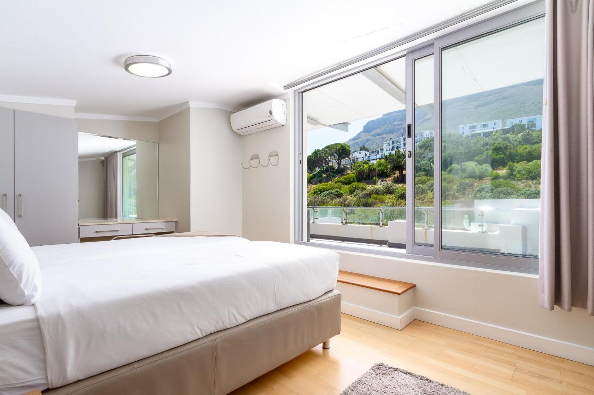 The Crystal - Spectacular Sea Views In Camps Bay Apartment